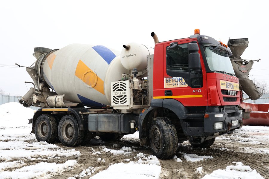 Миксер 9 кубов зимой на объекте